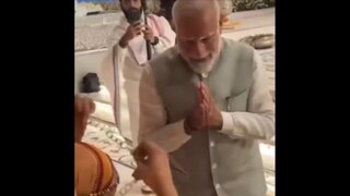 অনন্ত-রাধিকার বিয়েতে জ‍্যোর্তিমঠ এবং দ্বারকা পীঠের শঙ্করাচার্যদের আশীর্বাদ নিলেন প্রধানমন্ত্রী