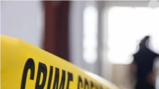 শনিবার রাতে জঙ্গলে কান্নার শব্দ শুনে ওই মার্কিন মহিলাকে চেনবাঁধা অবস্থায় দেখতে পান স্থানীয় এক রাখাল