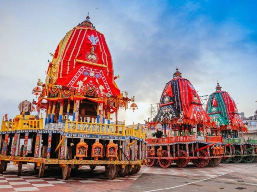 রবিবার, ৭ জুলাই পালিত হয়েছে রথযাত্রা৷ এ বার পুরীতে জগন্নাথদেবের রথযাত্রায় এক বিশেষত্ব ছিল৷ ৫৩ বছর পর এ বার রথযাত্রা পালিত হয়েছে দু’দিন ধরে৷ অর্থাৎ ৭ এবং ৮ জুলাই৷