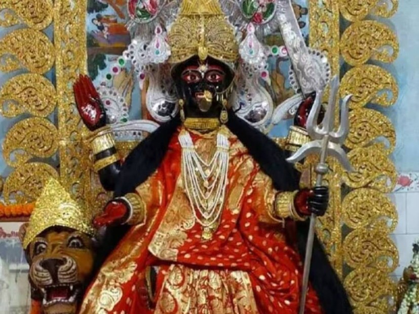 আষাঢ় মাসের শুক্লাপক্ষের তৃতীয়া থেকে নবমী তিথির মধ্যে যে শনি ও মঙ্গলবার পড়ে, সেদিন মা বিপত্তারিণীর বাৎসরিক পুজো উদযাপিত হয়৷ 