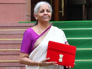 বাজেট করার সময় নির্মলা পরেছিলেন অন্ধ্রপ্রদেশের মঙ্গলগিরি শাড়ি