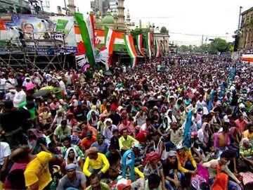 ডিম-ভাত অতীত! এবার একুশে জুলাইয়ের শো-স্টপার 'এই' খাবার! চওড়া হাসি TMC কর্মীদের