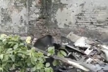 মল্লিকবাজারে রাস্তায় আবর্জনার স্তূপ! রাস্তা সরু হওয়ার অভিযোগ