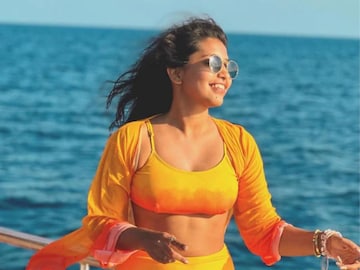 সাত জন বন্ধুর সঙ্গে বর্ষা উপভোগ করতে এক আনন্দ সফরে গিয়েছিলেন মহারাষ্ট্রের মনগাও অঞ্চলে
