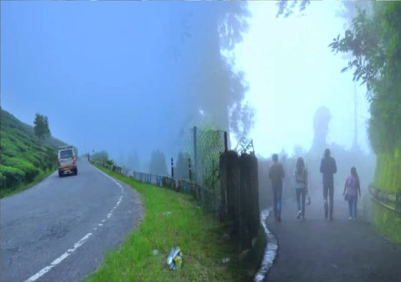 উত্তর দিনাজপুরে সকাল থেকে কুয়াশা। হালকা হাওয়া সর্বনিম্ন তাপমাত্রা ১১ ডিগ্রি সেলসিয়াস। অন‍্যদিকে, ইসলামপুরে ঘন কুয়াশা, সঙ্গে কনকনে ঠান্ডা। সর্বনিম্ন তাপমাত্রা ১২ ডিগ্রি সেলসিয়াস। পাশে গঙ্গারামপুরে হালকা কুয়াশা রয়েছে সর্বনিম্ন তাপমাত্রা রয়েছে ১১ ডিগ্রি সেলসিয়াস। দক্ষিনদিনাজপুরের কুয়াশাচ্ছন্ন আকাশ বালুরঘাটে সর্বনিম্ন তাপমাত্রা রয়েছে জেলায় ১১ ডিগ্রি সেলসিয়াস।