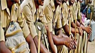 মদ্যপ ব্যক্তি বোতল দিয়ে কনস্টেবলের মাথায় মারেন- Photo- Representative 