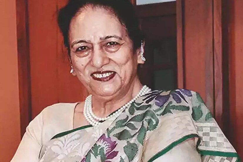 মিসেস বেক্টর ফুড স্পেশাল্টি লিমিটেডের প্রতিষ্ঠাতা এবং চেয়ারপার্সন হলেন রজনী বেক্টর। ব্যবসায়িক জগতে তাঁর অবস্থান এতটাই বলিষ্ঠ যে ২০২১ সালে তিনি পদ্মশ্রী পুরস্কার পেয়েছেন। আমরা হয়তো কমবেশি সকলেই ক্রেমিকা বিস্কুট কিংবা ইংলিশ ওভেন ব্রেড খেয়ে থাকি। কিন্তু বেশির ভাগ মানুষই অবশ্য মিসেস বেক্টরের কথা না-ও জানতে পারেন!