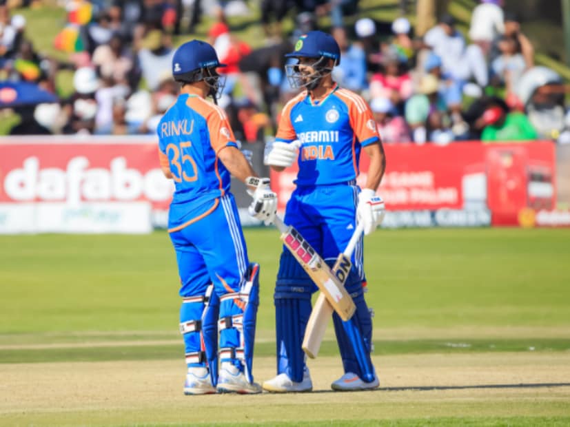 তবে, এখনও বিরাট কোহলির জায়গা ঋতুরাজ গায়কোয়াড় নেবেন, সেই কথা বলে এখনও খুব তাড়াতাড়ি হয়ে যাচ্ছে বলে মনে করছেন ক্রিকেট বিশেষজ্ঞরা। তবে ঋতুরাজের মধ্যে বড় ব্যাটার হয়ে ওঠার সমস্ত গুনই রয়েছেন।