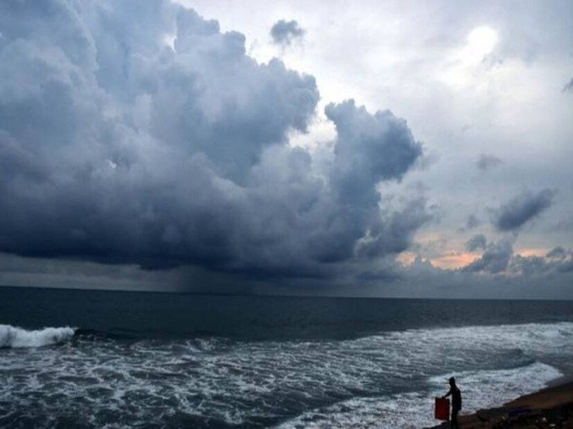 মৌসুমী অক্ষরেখার সৌরাষ্ট্র ও কচ্ছ এলাকায় অতি গভীর নিম্নচাপ থেকে শিবপুরী সিদ্ধি জামশেদপুর এবং কাঁথি হয়ে দক্ষিণ পূর্ব দিকে এগিয়ে পূর্ব মধ্য বঙ্গোপসাগর পর্যন্ত বিস্তৃত।