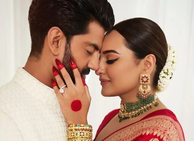 এরই মধ্যে একটি ভিডিও পোস্ট করেছিলেন সোনাক্ষী। আর সেখানে জাহির এমন মন্তব্য করলেন যে, হতবাক হয়ে গিয়েছে নেটদুনিয়া। আসলে সোনাক্ষীর বিরুদ্ধে ‘প্রতারণা’-র গুরুতর অভিযোগ এনেছেন জাহির। তবে চিন্তার কিছু নেই! কারণ গোটা বিষয়টাই ঘটেছে মজাচ্ছলে!