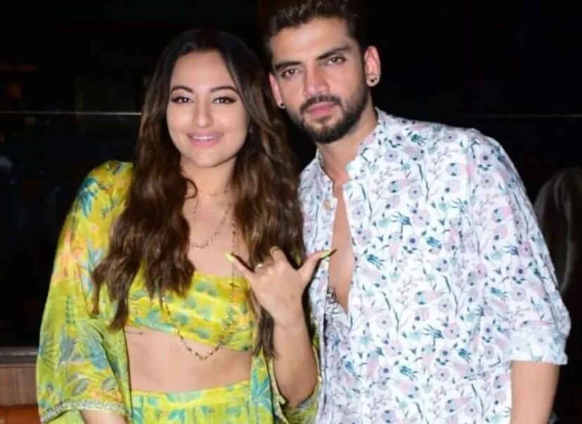 বিয়ের পরে নিজের ব্যক্তিগত জীবনের কথা সম্প্রতি প্রকাশ্যে এনেছেন সোনাক্ষী সিনহা। ETimes-এর কাছে দেওয়া এক সাক্ষাৎকারে অভিনেত্রী বলেন, জাহিরকে বিয়ে করার পর মনে হচ্ছে যেন, ঘরে ফিরেছেন তিনি। আর জাহিরের সঙ্গে আরও বেশি সময় কাটানোরও সুযোগ পাচ্ছেন।