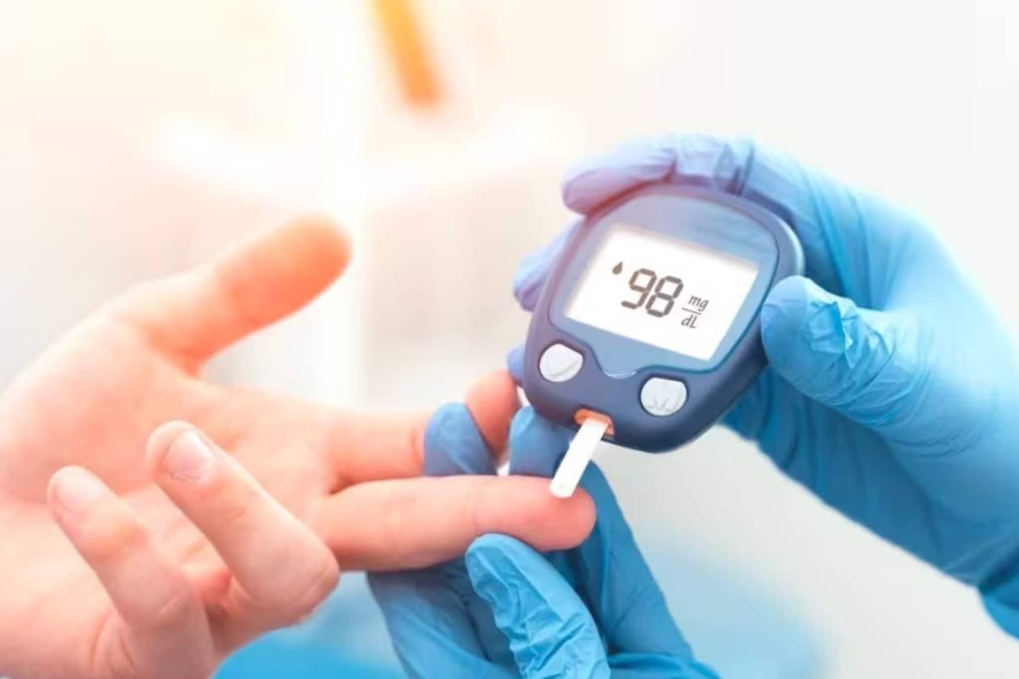 বর্ষাকালে রক্তে শর্করার মাত্রা নিয়ন্ত্রণ করতে হলে কী করবেন! দেখে নিন নিয়ম