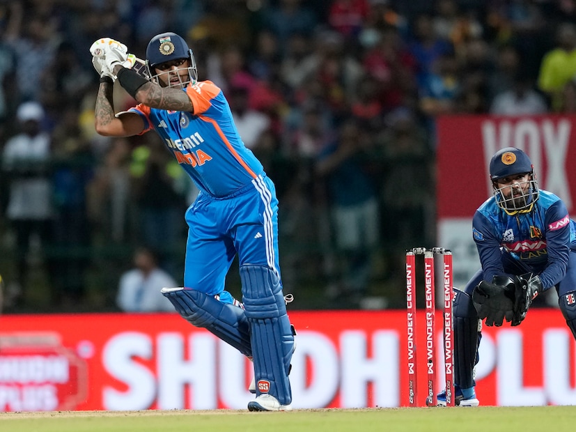 ভারতীয় দলে টি২০ বিশ্বকাপ জয়ের সময় সহ-অধিনায়ক ছিলেন হার্দিক পান্ডিয়া। ভাবা হয়েছিল যে হার্দিক পান্ডিয়ায় হবেন রোহিত-পরবর্তী ভারতের টি২০ দলের অধিনায়ক। পরে ভারতের দায়িত্ব নিয়ে হার্দিকের বদলে সূর্যকুমারকেই ভারতের টি২০ দলের অধিনায়ক করেছিলেন কোচ গৌতম গম্ভীর। 