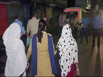 মহিলাদের ব‍্যাগ থেকে যা বেরল!