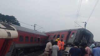 দুর্ঘটনাগ্রস্থ হাওড়া থেকে মুম্বইগামী এক্সপ্রেস! আটকে বাংলার বহু যাত্রী, তত্‍পর নবান্ন, চালু কন্ট্রোল রুম