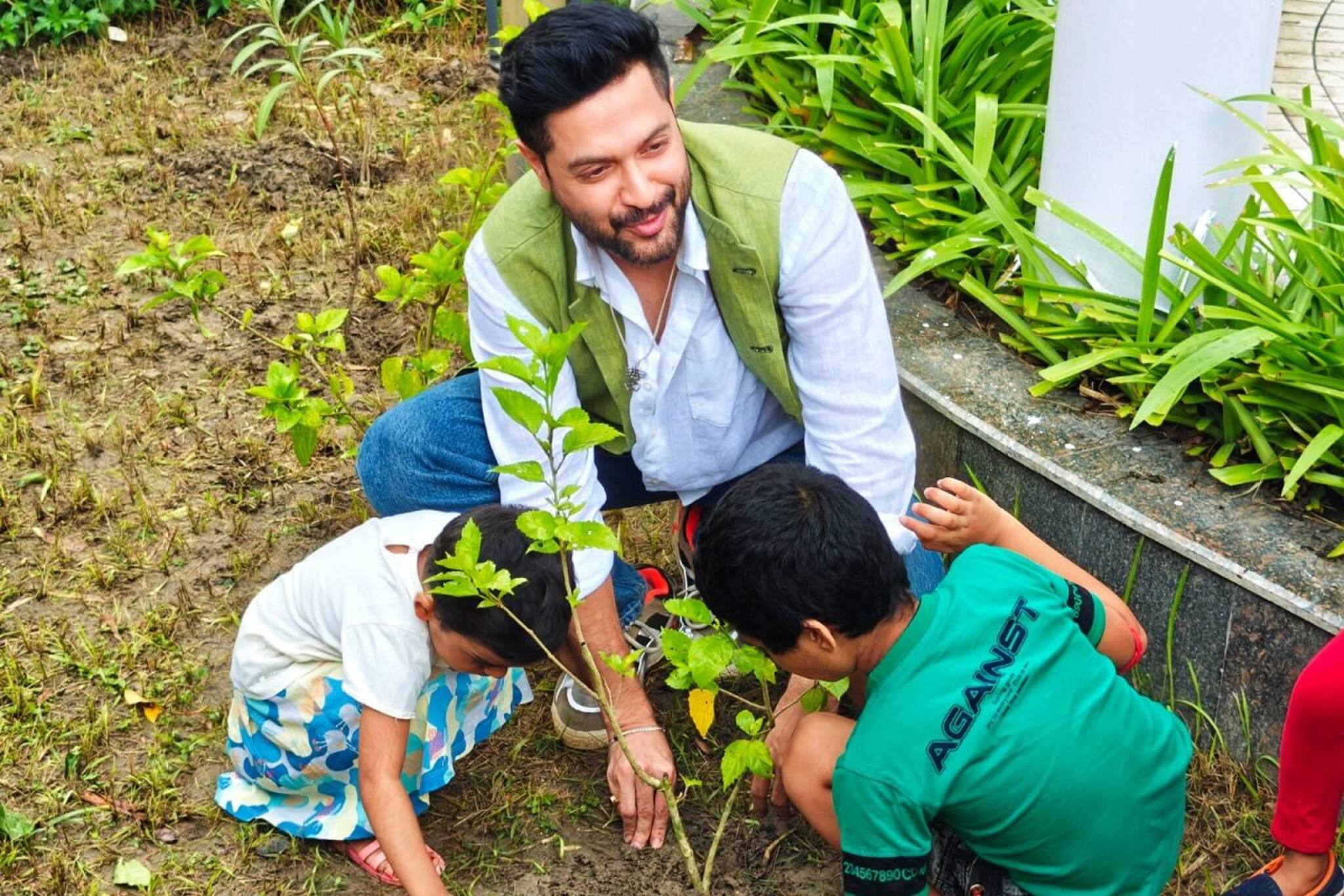নিউটাউনে বৃক্ষরোপণ কর্মসূচি শুরু, প্রকৃতি ও মানব সমাজকে এক সুতোয় বাঁধাই লক্ষ্য