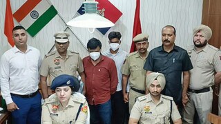 দশ দিনে ৯ কোটি টাকা রোজগার যুবকের! পুলিশ হানা দিতেই বেরিয়ে এল আসল সত্য, ধৃত ২