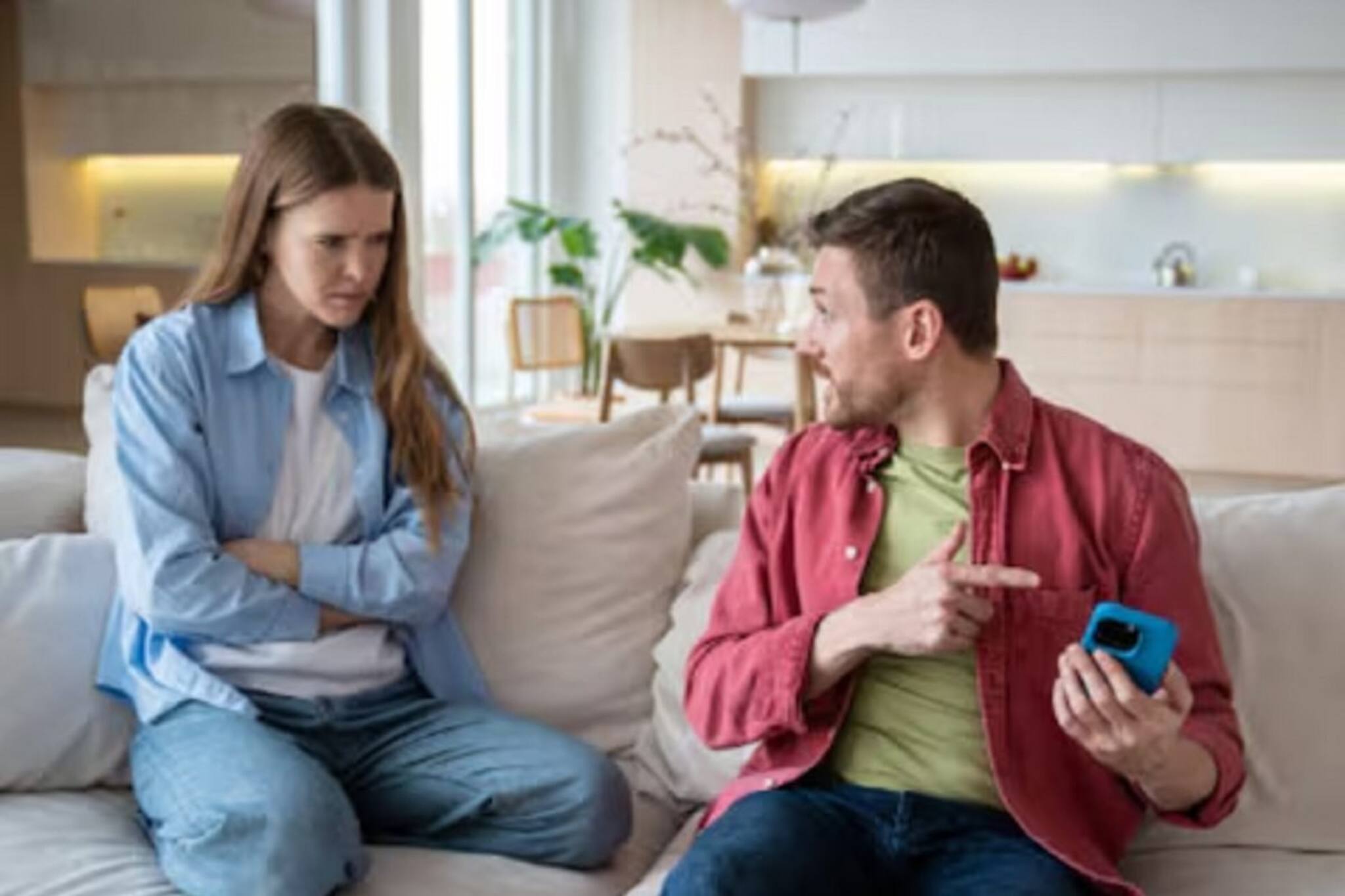 নিজের প্রাক্তন প্রেমিকের নামে সন্তানের নামকরণ করেছিলেন স্ত্রী ! জানতেন না স্বামী