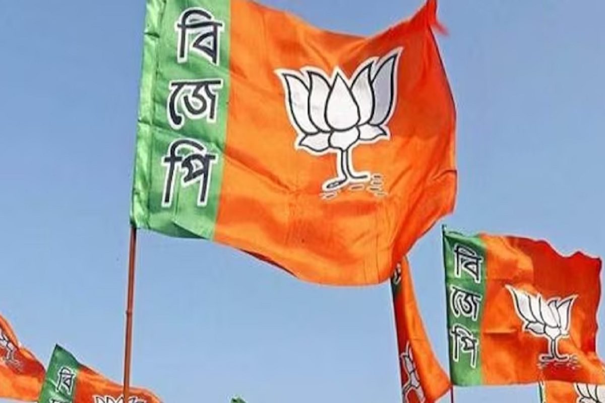 ভোটের আগেই দখলে ৭১ শতাংশ পঞ্চায়েত! ত্রিপুরায় নিয়মরক্ষার ভোট, কাঠগড়ায় বিজেপি ভোটের আগেই দখলে ৭১ শতাংশ পঞ্চায়েত! ত্রিপুরায় নিয়মরক্ষার ভোট, কাঠগড়ায় বিজেপি