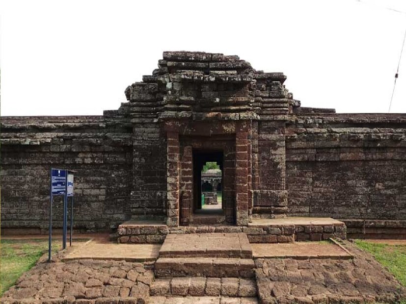 *ট্রেনে এলে নামুন বেলদা কিংবা দাঁতন স্টেশনে। সেখান থেকে বাসে চেপে পৌঁছে যেতে পারবেন মোগলমারী। অথবা খড়গপুর থেকে জাতীয় সড়ক ধরে ওড়িশার দিকে যাওয়ার সময় মনোহরপুর বাসস্ট্যান্ড সংলগ্ন এলাকায় রয়েছে এই ইতিহাসক্ষেত্র। গুগল লোকেশন: https://maps.app.goo.gl/fDh14YWxohGeptud6। সংগৃহীত ছবি। 