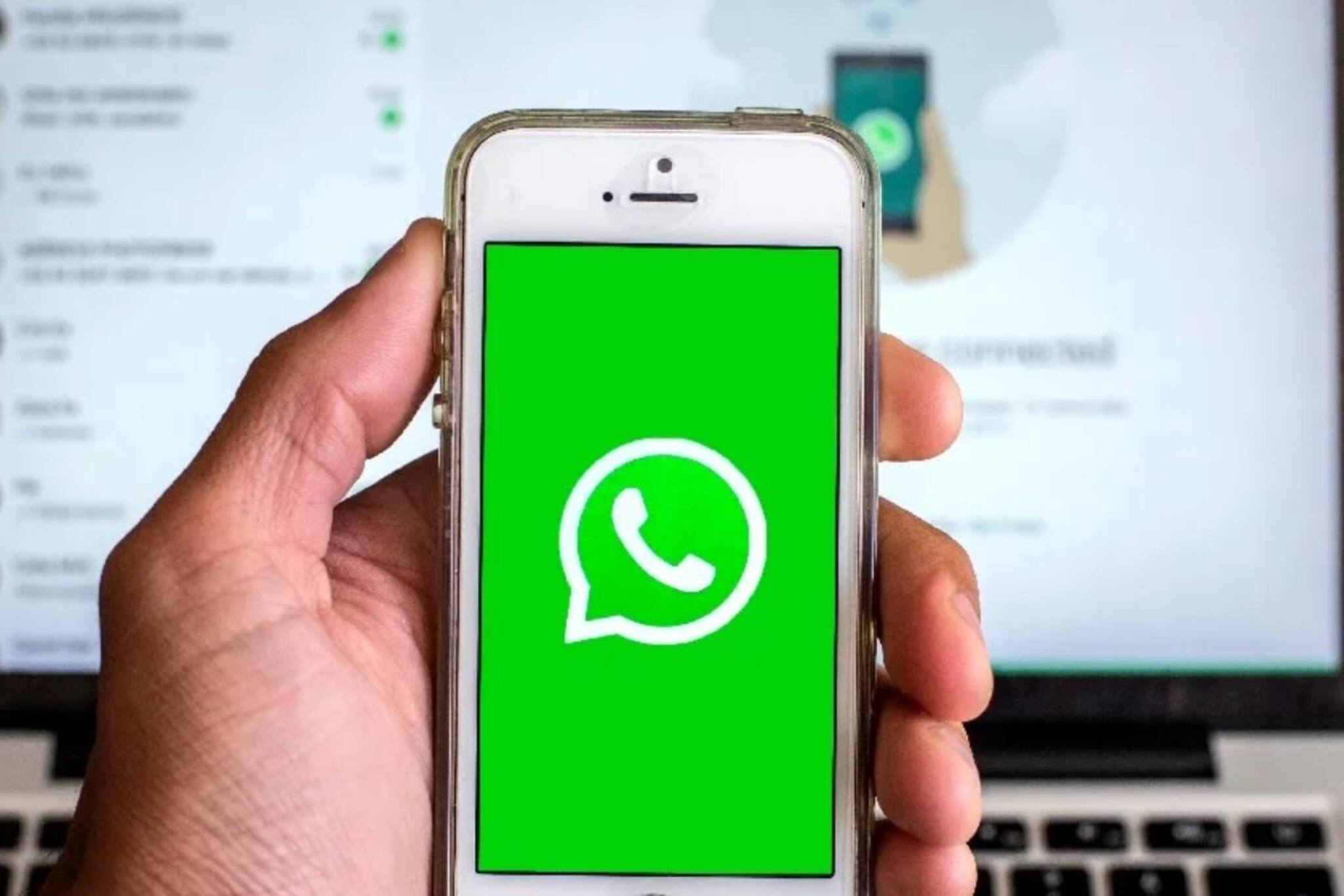 ল‍্যাপটপে খোলা WhatsApp, পাশের জন মারছে উঁকি? এই টিপস জানুন, তথ্য থাকবে নিরাপদ