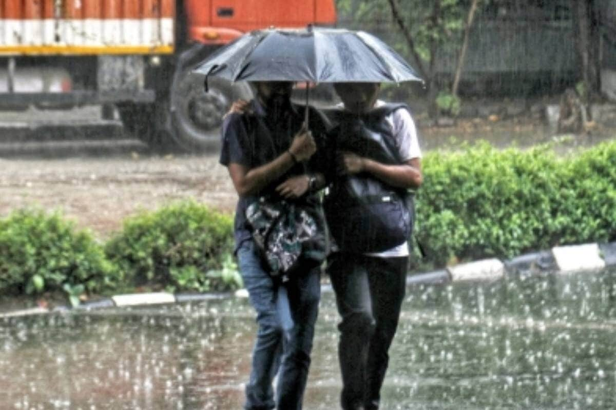 মৌসুমী অক্ষরেখা গঙ্গানগর, হিসার, দিল্লি, বরাবাঁকি, দেহেরি, আসানসোল হয়ে দক্ষিণ পূর্ব দিকে এগিয়ে উত্তর-পূর্ব বঙ্গোপসাগরে পর্যন্ত বিস্তৃত। ঘূর্ণাবর্ত রয়েছে অসম, ঝাড়খণ্ড, গুজরাতে। আরও একটি ঘূর্ণাবর্ত রয়েছে পশ্চিম মধ্য বঙ্গোপসাগরে যেটি অন্ধ্রপ্রদেশ উপকূলের কাছাকাছি।