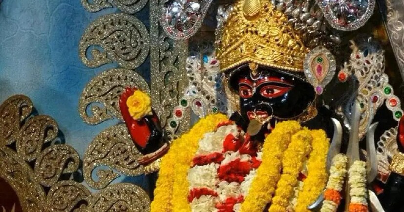 বিপত্তারিণী দেবীর পুজোয় যাঁরা উপবাস করে ব্রতপালন করেন, তাঁদের খাওয়া দাওয়া নিয়ে কিছু নির্দিষ্ট রীতিনীতি আছে৷ সে বিষয়ে বলছেন বিশারদ নন্দকিশোর মুদগল৷