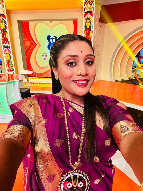 সম্প্রতি একটি বহুল প্রচলিত রিয়ালিটি শোতে মহেশ জগন্নাথ মন্দিরের সেবাইত কন্যার মাহেশের রথের একটি বক্তব্যকে ঘিরে শোরগোল তৈরি করেছে। যেখানে সেবাইত কন্যার হুগলির মহেশের রথকে বর্ণনা করতে গিয়ে তাকে পুরীর রথের সঙ্গে তুলনা করে ফেলেছিলেন। (রাহী হালদার)