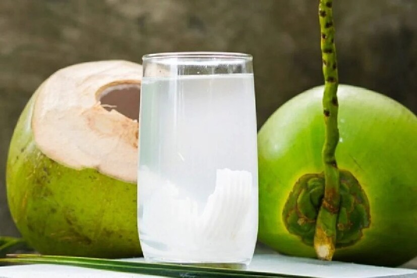 ডাবের জলে ক্যালোরি কম। পটাশিয়ামের মতো ইলেকট্রোলাইটস বেশি। শরীরে সোডিয়ামের মাত্রা বজায় রেখে রক্তচাপ নিয়ন্ত্রণ করে ডাবের জল। নিয়মিত পান করলে নিয়ন্ত্রিত হবে উচ্চ রক্তচাপ। 
