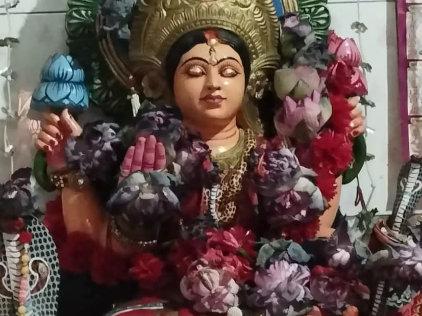 ৩২ শ্রাবণ বা শ্রাবণ সংক্রান্তি পড়েছে ১৭ জুলাই। সেই দিন সমাপ্ত হবে এক মাসব্যাপী মনসাপূজা, নাগপঞ্চমী ও অষ্টনাগপূজা।
