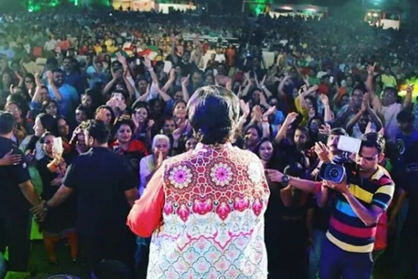 বলিউডের এমন  অনেক স্বনামধন্য গায়িকারা রয়েছেন, যারা একসময় সকলের মন জয় করে নিয়েছিলেন৷ কিন্তু অকালেই যেন হারিয়ে গেছেন বলিউড থেকে৷ তার মধ্যে রয়েছেন বলিউডের 'ডান্ডিয়া ক্যুইন'৷
