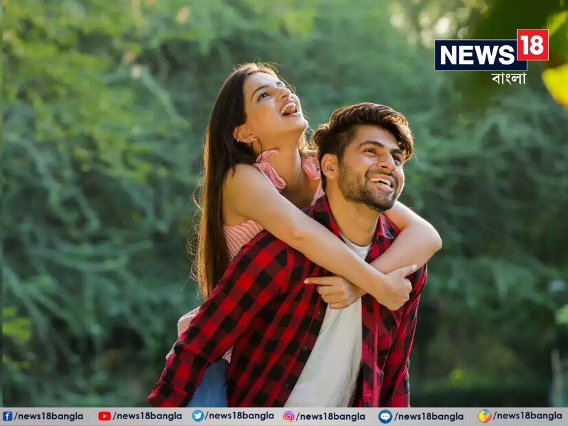 আপনি যাঁর জন্য সব প্ল্যান বাতিল করে সময় বের করেন, তিনি আপনার কথা ভাবেনও না। তাঁর কাছে বারবার নিজের ভালো লাগাই গুরুত্ব পায়। নিজের ইচ্ছেকে বাদ দিয়ে তিনি কিছুই বোঝেন না। আর এই জিনিসটা দেখেও আমি চোখ বন্ধ করে থাকেন? এবার একটু চোখ মেলুন, সব বুঝতে পারবেন।
