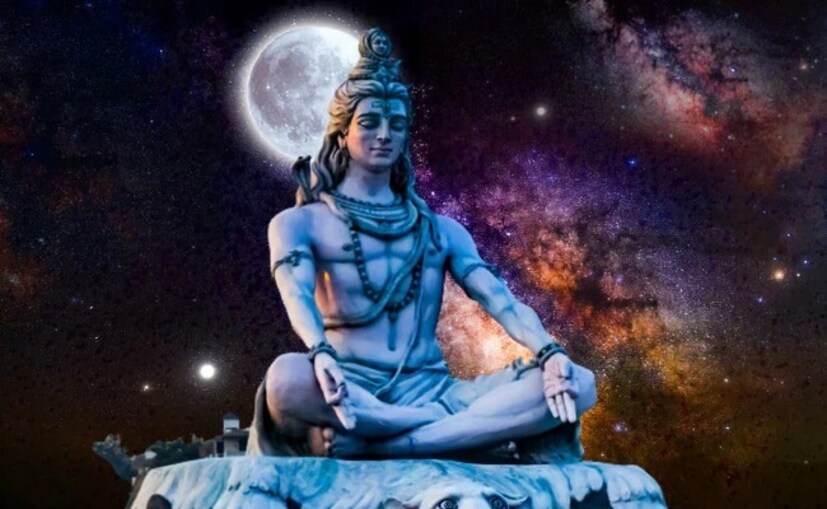 জ্যোতিষাচার্যের মতে, যদি কেউ স্বপ্নে শিবলিঙ্গ, দেব-দেবীদের দর্শন করেন বা মন্দির দেখেন, তবে এটি অত্যন্ত শুভ সংকেত হিসেবে বিবেচিত হয়।