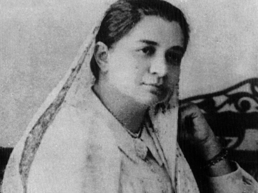 GK এর জনক কে? রুস্তম কামার স্ত্রী ভিকাইজি কামাকে জিকের জনক বলা হয়। মুম্বইয়ের এক সম্ভ্রান্ত পারসি জরথুষ্ট্র পরিবারে জন্মগ্রহণ করেন তিনি।