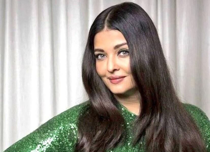 অমিতাভ বচ্চনের পুত্রবধূ এবং অভিষেক বচ্চনের স্ত্রী ঐশ্বর্য রাই তার প্রাথমিক শিক্ষা মুম্বইয়ের আর্য বিদ্যা মন্দির হাই স্কুল থেকে করেন। জয় হিন্দ কলেজ থেকে ইন্টারমিডিয়েট করেন। এরপর ঐশ্বর্য রাই ডিজি রূপারেল কলেজ থেকে স্নাতক হন। এবং রচনা সংসদ অ্যাকাডেমি অফ আর্কিটেকচারে ভর্তিও হয়েছিলেন, কিন্তু মডেলিংয়ে কেরিয়ার গড়ার জন্য তিনিও পড়াশোনা ছেড়ে দিয়েছিলেন।
