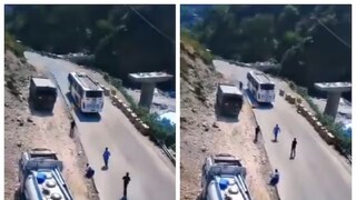 ৪০ জন তীর্থযাত্রী ছিলেন সেই বাসে। ৪০ জন তীর্থযাত্রী ছিলেন সেই বাসে।