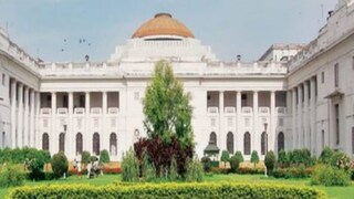 বনাঞ্চলে আগুন লাগাকে কেন্দ্র করে প্রশ্নের মুখে বনমন্ত্রী বীরবাহা হাঁসদা