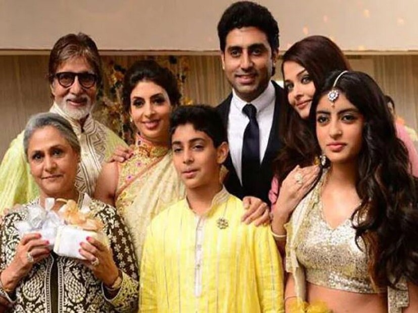 এবার সেই সম্পর্কের ইতি যে হচ্ছে, তা সবাইকে চোখে আঙুল দিয়ে বুঝিয়ে দিল বচ্চন পরিবার৷ মেয়েকে সঙ্গে নিয়ে বৌমাকে আলাদা করে দিলেন অমিতাভ-জয়া৷ ছেলে অভিষেক থাকল বাড়ির সঙ্গে৷ 