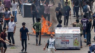 ফেরানো হল পড়ুয়াদের। ফেরানো হল পড়ুয়াদের।