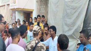 তুমুল বাকবিতণ্ডায় জড়ালেন বিজেপি সাংসদ এবং তৃণমূল নেতৃত্ব। তুমুল বাকবিতণ্ডায় জড়ালেন বিজেপি সাংসদ এবং তৃণমূল নেতৃত্ব।