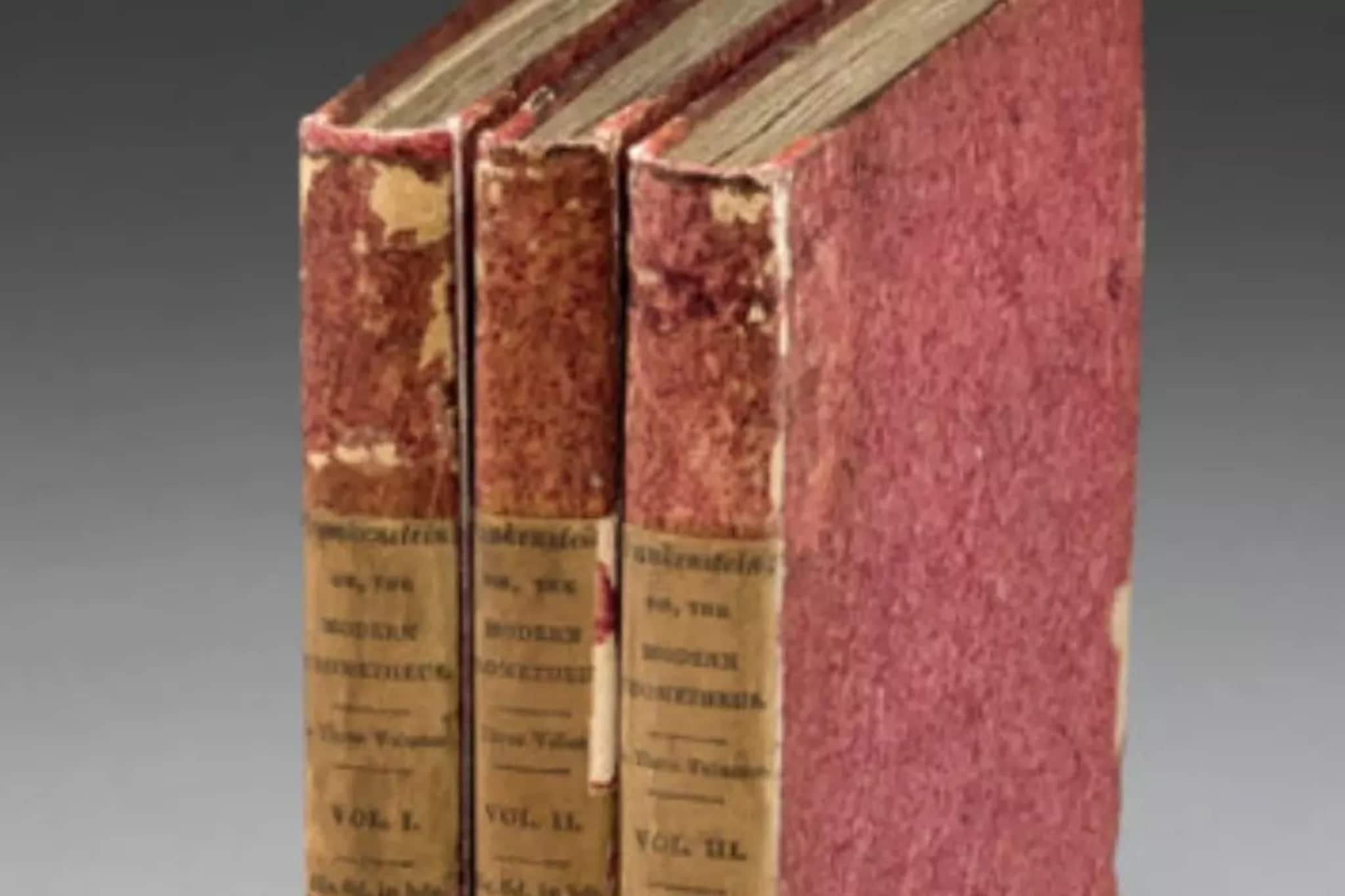 একটি মাত্র বই বিক্রি হল হল ৭ কোটি টাকায়! কোন বই? নামটা শুনেই চমকে উঠবেন