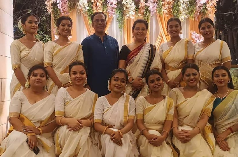 স্নেহাশিস-অর্পিতার নতুন জীবনের শুরু। তবে তাঁদের এই পথচলার প্রথম দিনে সৌরভ-ডোনার দেখা পাওয়া যায়নি। কেন তাঁরা দুজনেই বিয়ের সই-সাবুদ, খাওয়া-দাওয়ার অনুষ্ঠানে ছিলেন না! জানা গেল কারণ।