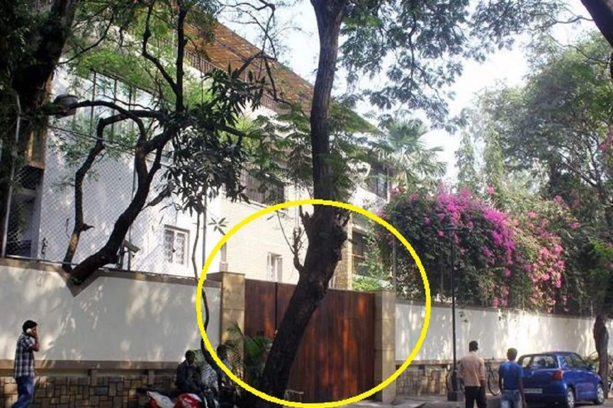 বড়লোক ২প্রজন্ম সুপারস্টার,তাও বাবার পুরনো বাড়ি আঁকড়েই পড়ে ২ভাই,আসল সত্যি কী