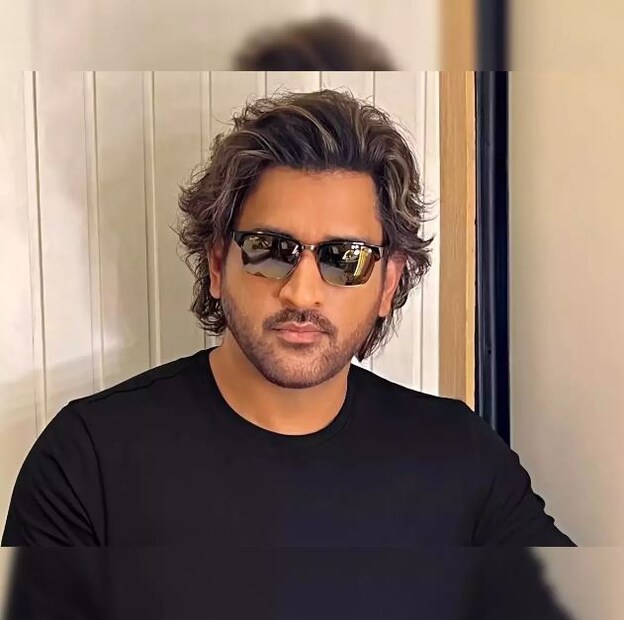 ধোনির নেতৃত্বে টিম ইন্ডিয়া ২০০৭-এ টি২০ বিশ্বকাপ চ্যাম্পিয়ান, ২০১১-এ ওডিআই বিশ্বকাপপ এবং ২০১৩-এ চ্যাম্পিয়ন্স ট্রফি চ্যাম্পিয়ন হয়৷ 