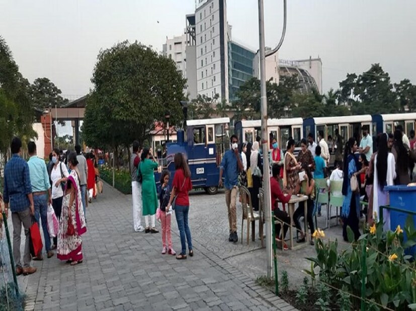 ২০১২ সালে সাধারণ মানুষদের জন্য খুলে দেওয়া হয় ৪৮০ একর জমির উপর তৈরি এই এই পার্কটি। রাজ্য থেকে দেশের মধ্যে জনপ্রিয়তা বাড়তে সময় লাগেনি। সারা বিশ্বের সেরা শহুরে পার্কগুলির তালিকায় জায়গাও করে নিয়েছে ইকো পার্ক।