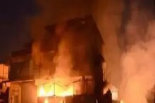 ট্যাংরায় ক্যানাল সাউথ রোডে চামড়ার গোডাউনে বিধ্বংসী আগুন, দেখুন ছবি