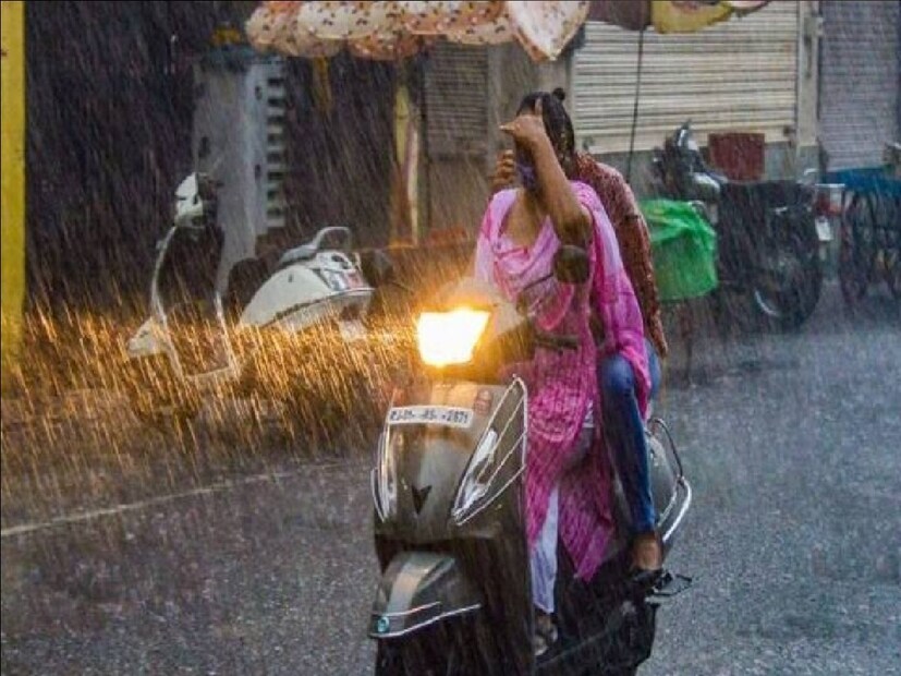 দক্ষিণ অন্ধ্রপ্রদেশ এবং রায়ালসীমা: বেশিরভাগ জায়গায় হালকা থেকে মাঝারি বৃষ্টিপাতের সাথে বিচ্ছিন্ন জায়গায় ভারী থেকে খুব ভারী বৃষ্টিপাতের সম্ভাবনা ১৫ অক্টোবর; ১৬ অক্টোবর বিচ্ছিন্ন স্থানে অতি ভারী বর্ষণ সহ কয়েকটি স্থানে ভারী থেকে অতি ভারী বৃষ্টিপাত এবং ১৭ অক্টোবর বিচ্ছিন্ন স্থানে ভারী বৃষ্টিপাতের সম্ভাবনা রয়েছে।