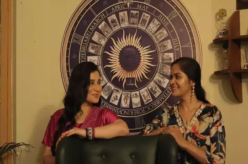 &quot;হেমামালিনী&quot; বায়োপিক না হলেও, রাহুল অরুণোদয় বন্দ্যোপাধ্যায় অভিনীত সিনেমা পরিচালক মানিক মুখার্জির গল্পের সঙ্গে, পরিচালক পারমিতা মুন্সীর জীবনের গল্পের একটা মিল রয়েছে, একথা পরিচালক স্বয়ং জানিয়েছেন। 
