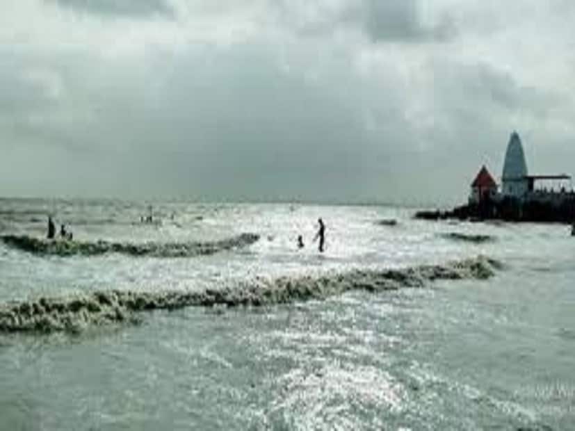 সাদা পোশাকে ভূতদেরও দেখা গেছে বলে দাবি স্থানীয়দের। আবার কেউ কেউ একটি গোলাকার বস্তুকে ছুটে যেতে দেখেছেন। মানুষের হাসি, কান্নার শব্দ ভেসে আসে বিভিন্ন দিক থেকে। এছাড়াও এমন নানা ভৌতিক কাণ্ড হয় যা উপলব্ধি করা যায়, লিখে প্রকাশ করা যায়না।