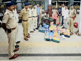 হাওড়া স্টেশনে আটক গাঁজা সহ দু’জন মহিলা